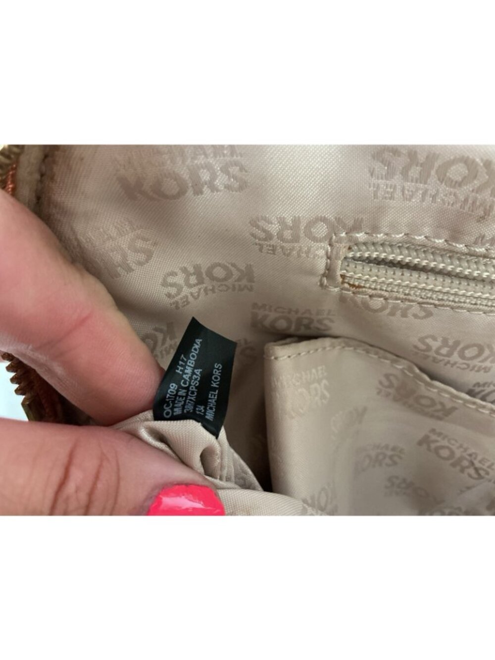 Michael Kors Satchel Cindy LG Dome Handbag Purse - Picture 8 of 8